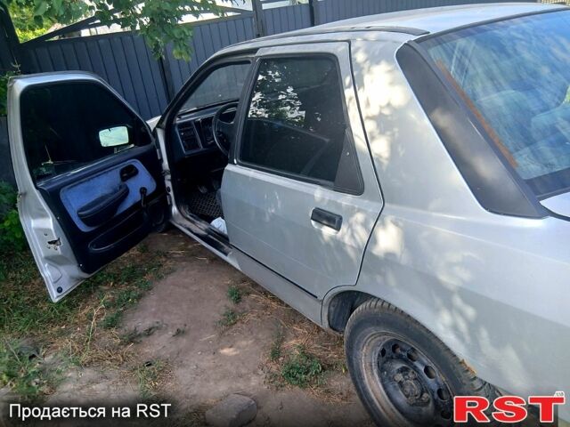 Форд Сиерра, объемом двигателя 2 л и пробегом 246 тыс. км за 670 $, фото 5 на Automoto.ua