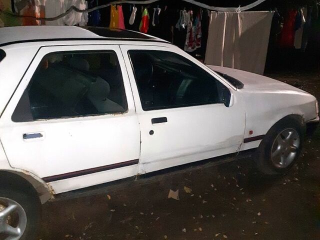 Форд Сієрра, об'ємом двигуна 1.8 л та пробігом 150 тис. км за 500 $, фото 2 на Automoto.ua