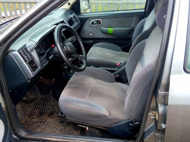 Форд Сиерра, объемом двигателя 1.8 л и пробегом 410 тыс. км за 1200 $, фото 6 на Automoto.ua