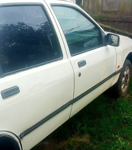 Форд Сиерра, объемом двигателя 1.6 л и пробегом 0 тыс. км за 999 $, фото 2 на Automoto.ua