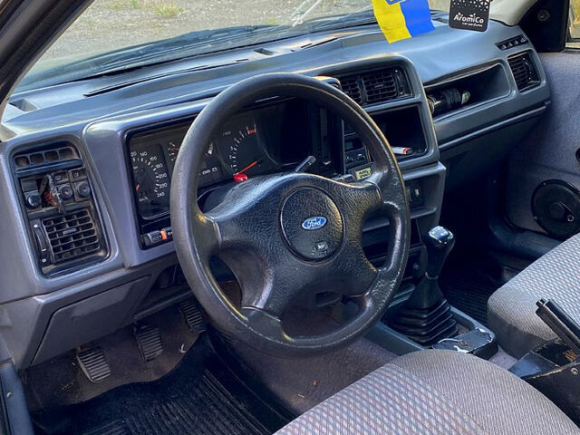 Форд Сиерра, объемом двигателя 2.3 л и пробегом 296 тыс. км за 850 $, фото 8 на Automoto.ua