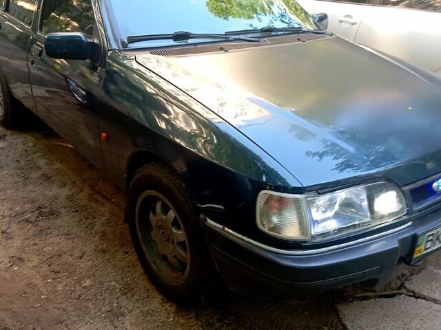 Форд Сиерра, объемом двигателя 2 л и пробегом 200 тыс. км за 1300 $, фото 1 на Automoto.ua