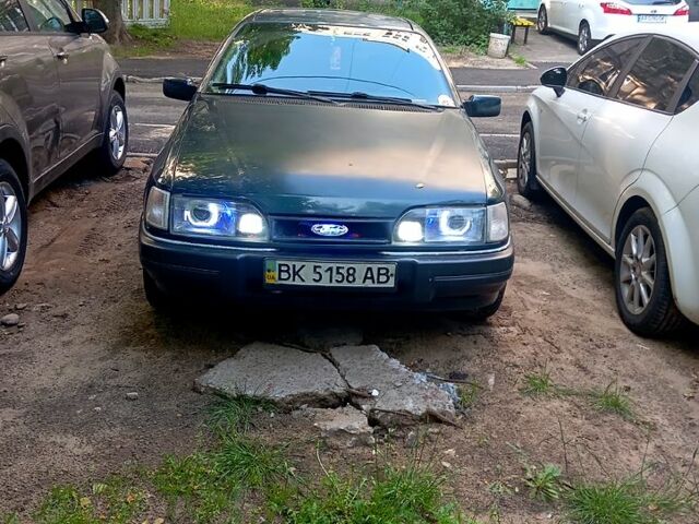 Форд Сиерра, объемом двигателя 2 л и пробегом 200 тыс. км за 1300 $, фото 2 на Automoto.ua