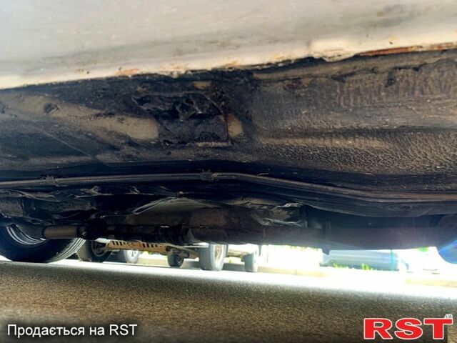 Форд Сієрра, об'ємом двигуна 2 л та пробігом 210 тис. км за 900 $, фото 6 на Automoto.ua