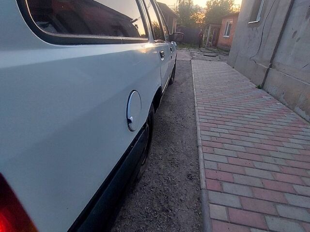 Форд Сиерра, объемом двигателя 1.8 л и пробегом 400 тыс. км за 600 $, фото 3 на Automoto.ua
