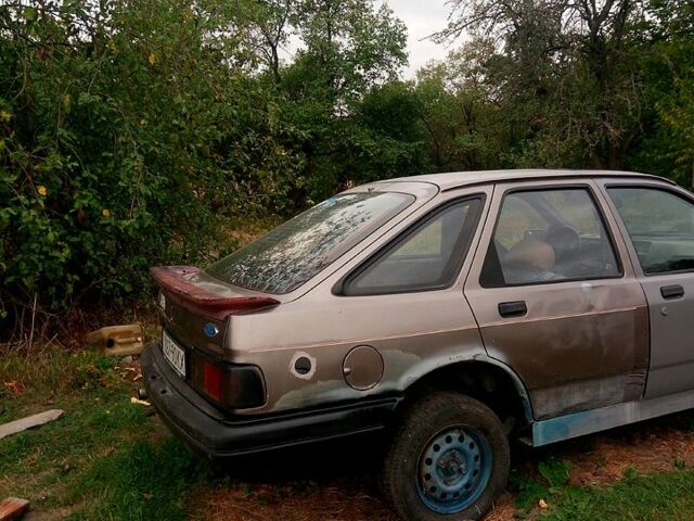 Форд Сиерра, объемом двигателя 2 л и пробегом 310 тыс. км за 750 $, фото 4 на Automoto.ua