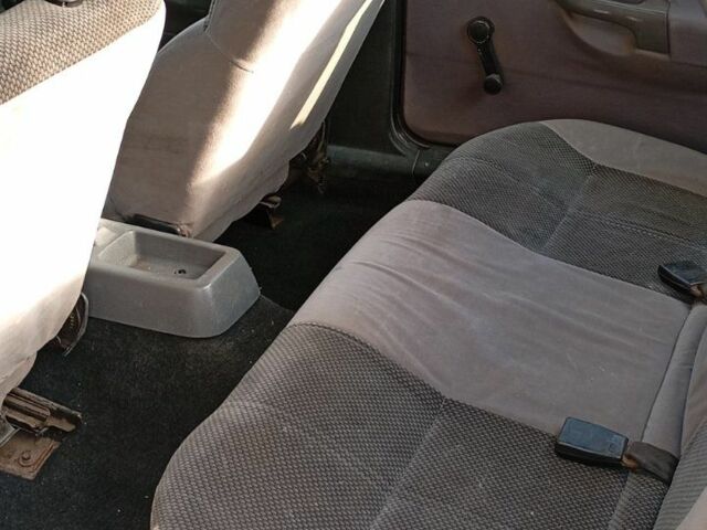 Сірий Форд Сієрра, об'ємом двигуна 2 л та пробігом 75 тис. км за 238 $, фото 3 на Automoto.ua