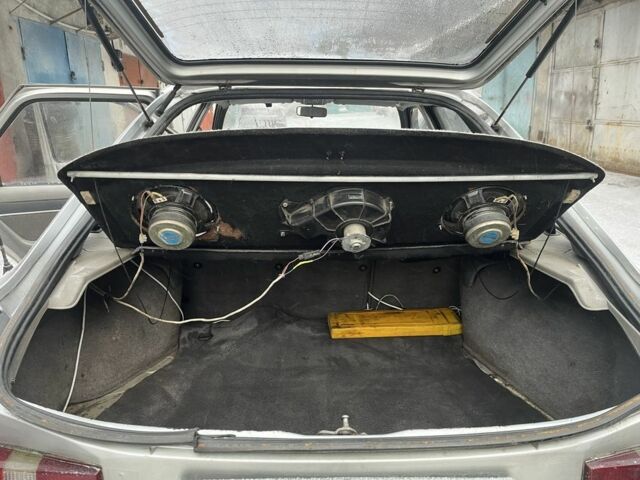 Серый Форд Сиерра, объемом двигателя 1.6 л и пробегом 156 тыс. км за 1200 $, фото 6 на Automoto.ua