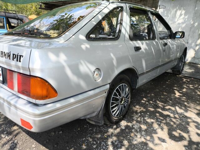 Серый Форд Сиерра, объемом двигателя 1.8 л и пробегом 10 тыс. км за 2000 $, фото 3 на Automoto.ua