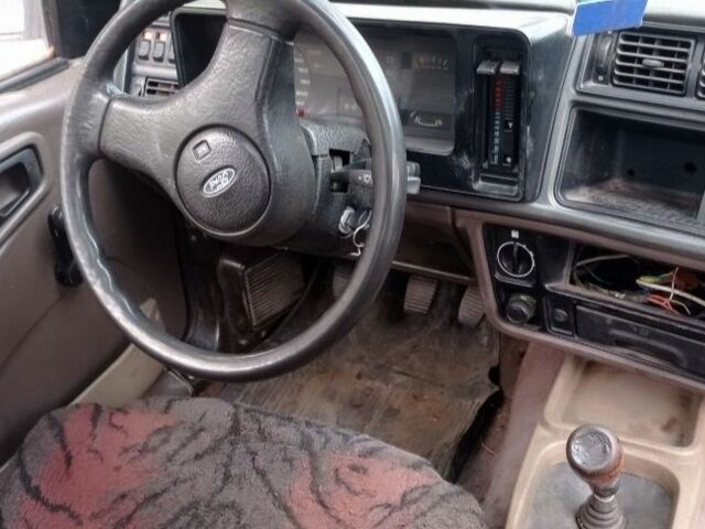 Сірий Форд Сієрра, об'ємом двигуна 0 л та пробігом 250 тис. км за 402 $, фото 3 на Automoto.ua