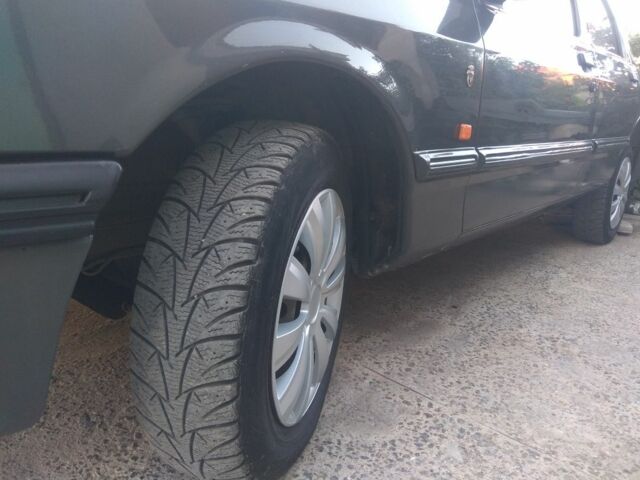 Серый Форд Сиерра, объемом двигателя 2 л и пробегом 200 тыс. км за 1350 $, фото 10 на Automoto.ua