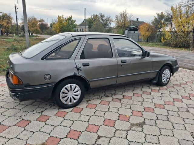 Серый Форд Сиерра, объемом двигателя 2 л и пробегом 67 тыс. км за 950 $, фото 4 на Automoto.ua
