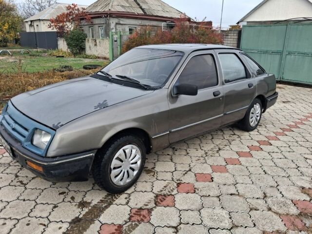 Серый Форд Сиерра, объемом двигателя 2 л и пробегом 67 тыс. км за 950 $, фото 2 на Automoto.ua