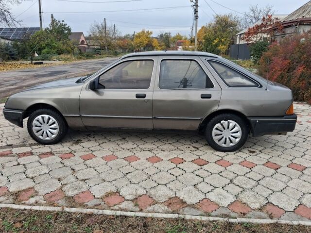 Серый Форд Сиерра, объемом двигателя 2 л и пробегом 67 тыс. км за 950 $, фото 3 на Automoto.ua