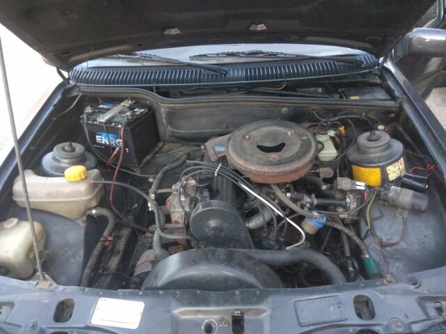 Серый Форд Сиерра, объемом двигателя 2 л и пробегом 200 тыс. км за 1350 $, фото 4 на Automoto.ua