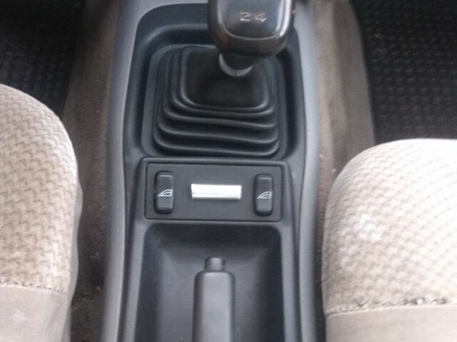 Серый Форд Сиерра, объемом двигателя 2 л и пробегом 200 тыс. км за 1350 $, фото 8 на Automoto.ua