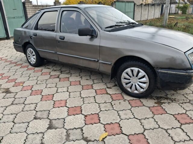 Серый Форд Сиерра, объемом двигателя 2 л и пробегом 67 тыс. км за 950 $, фото 5 на Automoto.ua