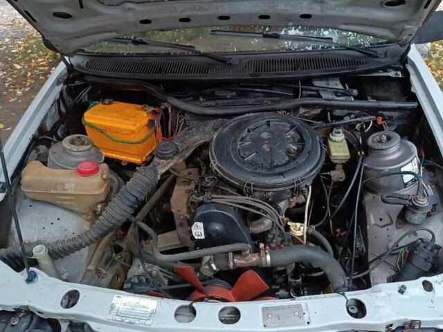 Серый Форд Сиерра, объемом двигателя 1.6 л и пробегом 874 тыс. км за 1100 $, фото 10 на Automoto.ua