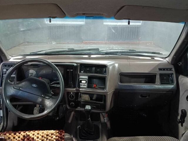 Серый Форд Сиерра, объемом двигателя 1.6 л и пробегом 874 тыс. км за 1100 $, фото 9 на Automoto.ua