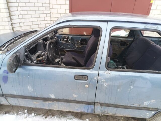 Серый Форд Сиерра, объемом двигателя 1.6 л и пробегом 1 тыс. км за 95 $, фото 5 на Automoto.ua