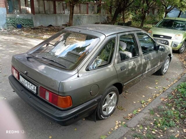 Серый Форд Сиерра, объемом двигателя 2 л и пробегом 300 тыс. км за 1800 $, фото 4 на Automoto.ua