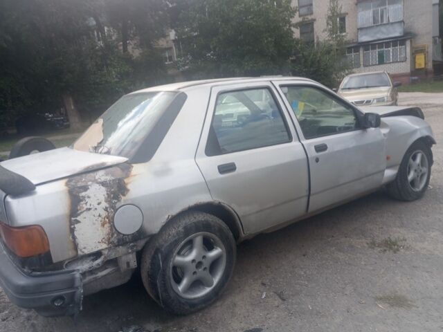 Серый Форд Сиерра, объемом двигателя 1.8 л и пробегом 10 тыс. км за 595 $, фото 2 на Automoto.ua