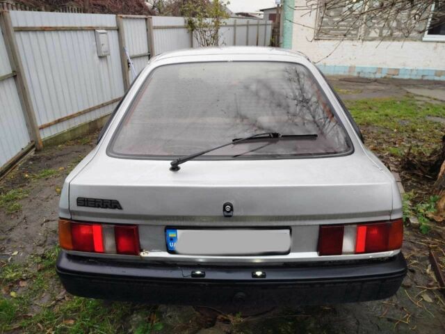 Серый Форд Сиерра, объемом двигателя 2 л и пробегом 2 тыс. км за 945 $, фото 1 на Automoto.ua