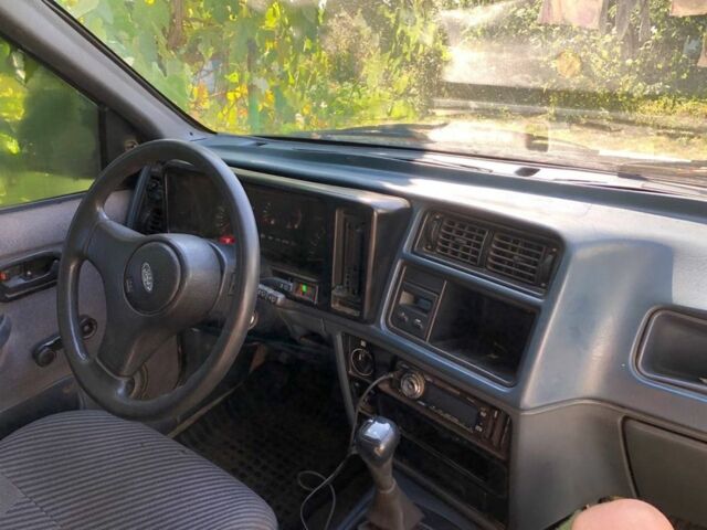 Серый Форд Сиерра, объемом двигателя 1.8 л и пробегом 72 тыс. км за 480 $, фото 4 на Automoto.ua