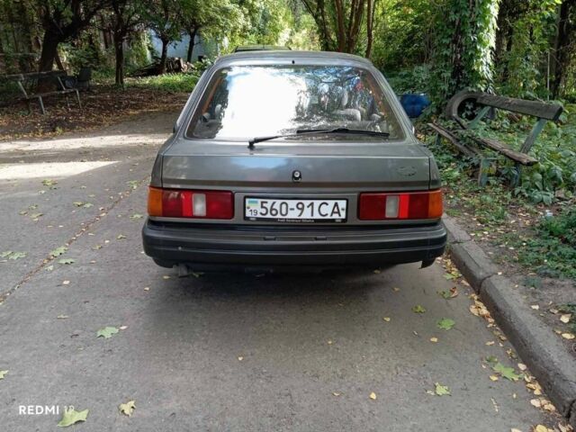 Серый Форд Сиерра, объемом двигателя 2 л и пробегом 300 тыс. км за 1800 $, фото 3 на Automoto.ua