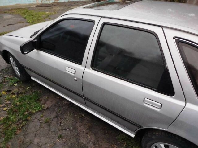 Серый Форд Сиерра, объемом двигателя 2 л и пробегом 2 тыс. км за 945 $, фото 3 на Automoto.ua