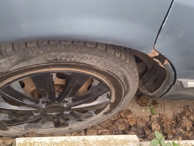 Серый Форд Сиерра, объемом двигателя 1.8 л и пробегом 25 тыс. км за 800 $, фото 6 на Automoto.ua