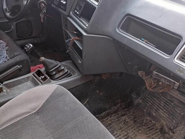 Сірий Форд Сієрра, об'ємом двигуна 2 л та пробігом 1 тис. км за 400 $, фото 4 на Automoto.ua