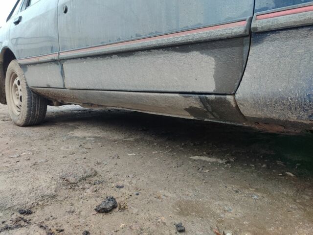 Сірий Форд Сієрра, об'ємом двигуна 2 л та пробігом 500 тис. км за 700 $, фото 5 на Automoto.ua