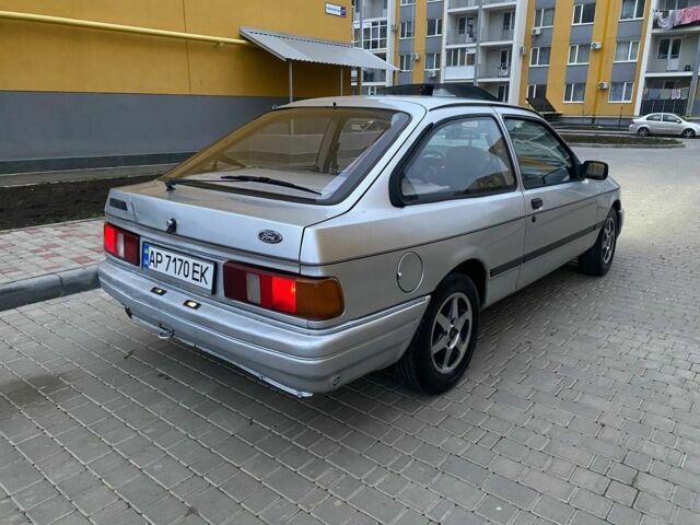 Серый Форд Сиерра, объемом двигателя 1.6 л и пробегом 150 тыс. км за 1650 $, фото 8 на Automoto.ua