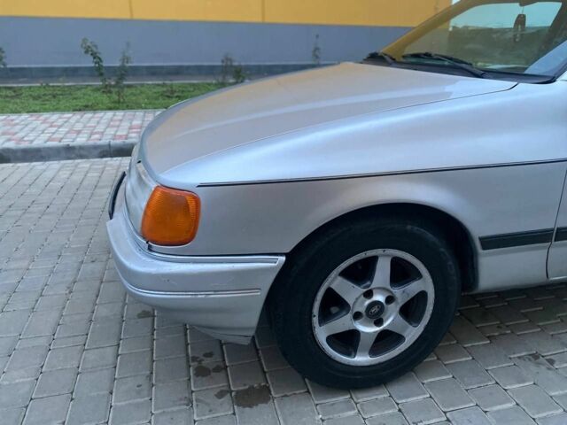 Серый Форд Сиерра, объемом двигателя 1.6 л и пробегом 150 тыс. км за 1650 $, фото 3 на Automoto.ua