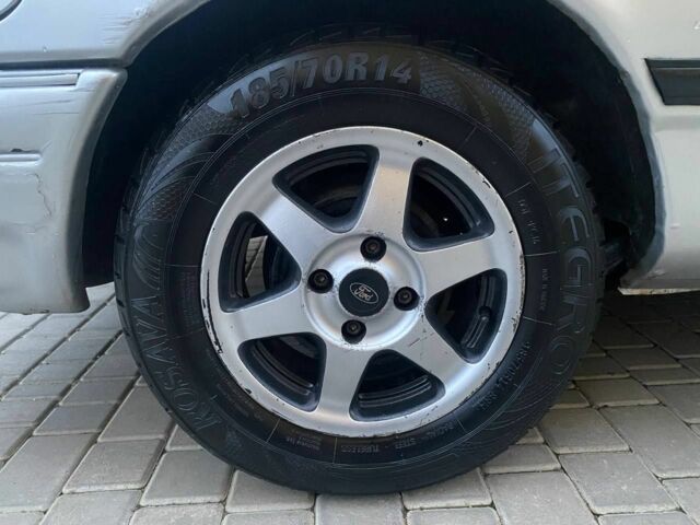 Серый Форд Сиерра, объемом двигателя 1.6 л и пробегом 150 тыс. км за 1650 $, фото 13 на Automoto.ua