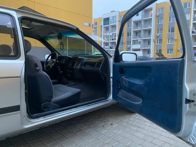 Серый Форд Сиерра, объемом двигателя 1.6 л и пробегом 150 тыс. км за 1650 $, фото 14 на Automoto.ua