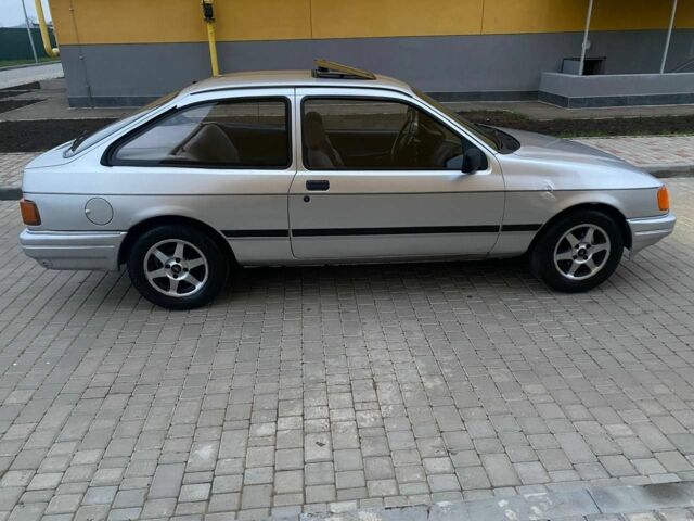 Серый Форд Сиерра, объемом двигателя 1.6 л и пробегом 150 тыс. км за 1650 $, фото 11 на Automoto.ua