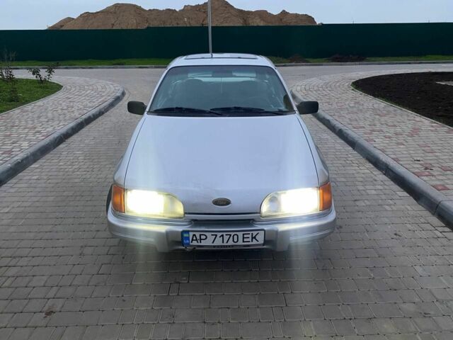 Серый Форд Сиерра, объемом двигателя 1.6 л и пробегом 150 тыс. км за 1650 $, фото 2 на Automoto.ua