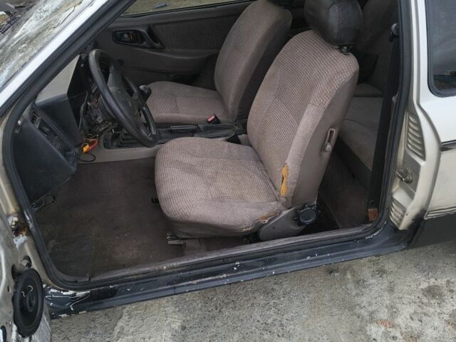 Серый Форд Сиерра, объемом двигателя 1.6 л и пробегом 250 тыс. км за 310 $, фото 8 на Automoto.ua