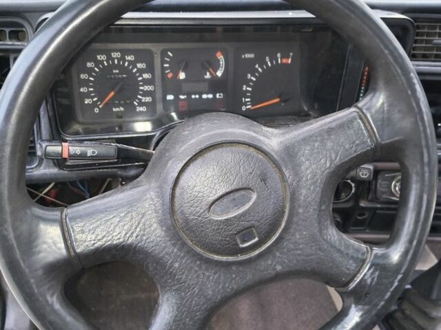 Серый Форд Сиерра, объемом двигателя 1.6 л и пробегом 250 тыс. км за 310 $, фото 6 на Automoto.ua