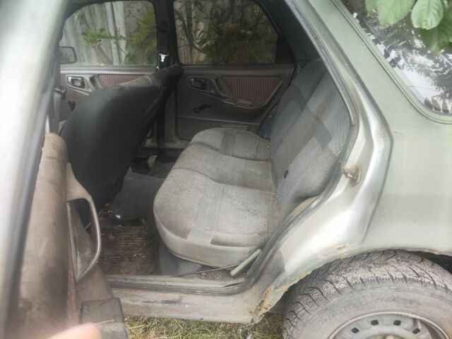 Серый Форд Сиерра, объемом двигателя 2 л и пробегом 150 тыс. км за 358 $, фото 2 на Automoto.ua