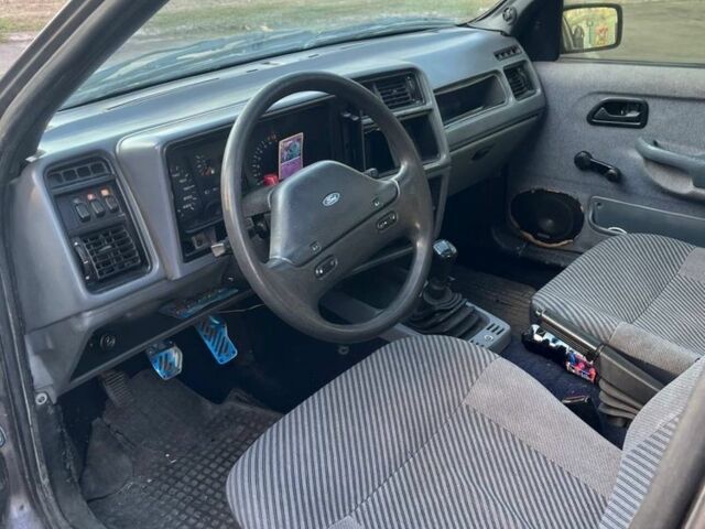 Сірий Форд Сієрра, об'ємом двигуна 1.6 л та пробігом 999 тис. км за 1400 $, фото 7 на Automoto.ua