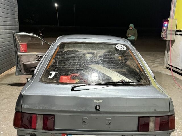 Серый Форд Сиерра, объемом двигателя 2 л и пробегом 333 тыс. км за 450 $, фото 8 на Automoto.ua