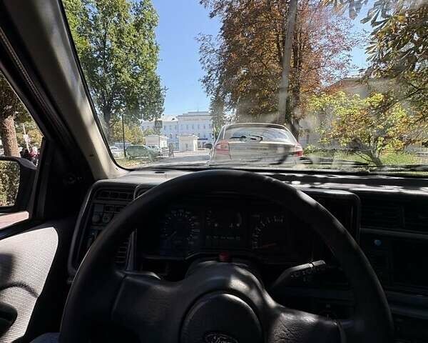 Серый Форд Сиерра, объемом двигателя 2 л и пробегом 376 тыс. км за 768 $, фото 3 на Automoto.ua