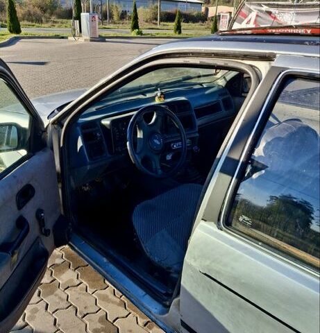 Форд Сієрра 1987 у Ужгороді на Automoto.ua Сірий Форд Сієрра, об'ємом двигуна 2 л та пробігом 350 тис. км за 672 $, фото 5 на Automoto.ua