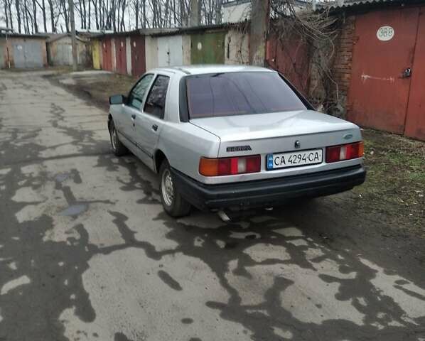 Серый Форд Сиерра, объемом двигателя 1.8 л и пробегом 200 тыс. км за 1400 $, фото 1 на Automoto.ua