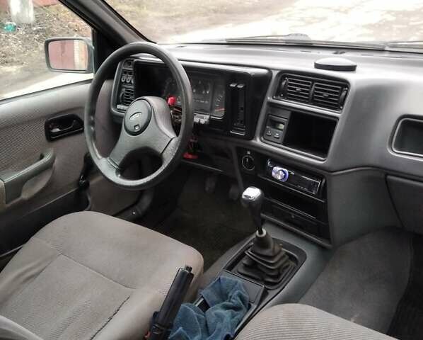 Серый Форд Сиерра, объемом двигателя 1.8 л и пробегом 200 тыс. км за 1400 $, фото 4 на Automoto.ua