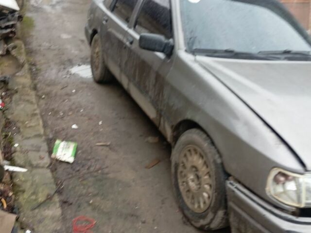 Серый Форд Сиерра, объемом двигателя 2 л и пробегом 50 тыс. км за 474 $, фото 2 на Automoto.ua