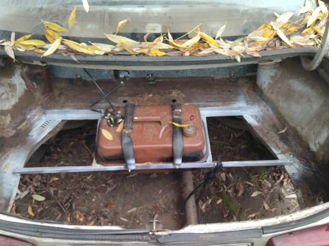 Серый Форд Сиерра, объемом двигателя 2 л и пробегом 84 тыс. км за 428 $, фото 4 на Automoto.ua